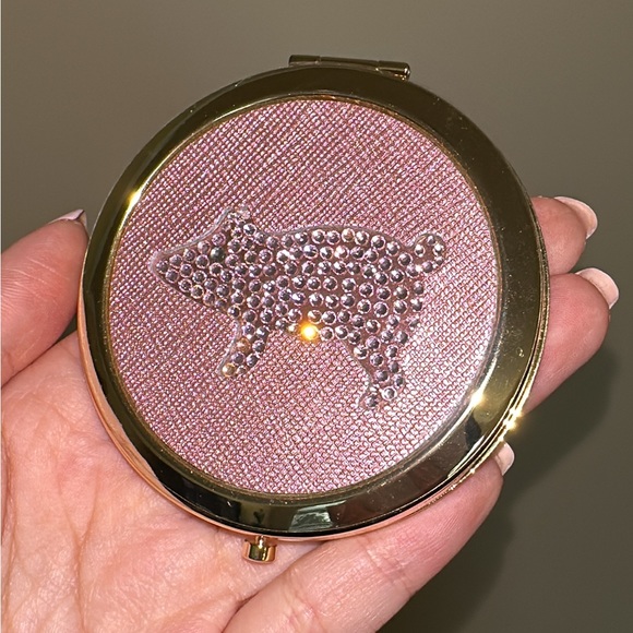 ✨🤍 NEW Henri Bendel RARE Limited Edition Year of the Pig Double Compact Mirror - Picture 13 of 17